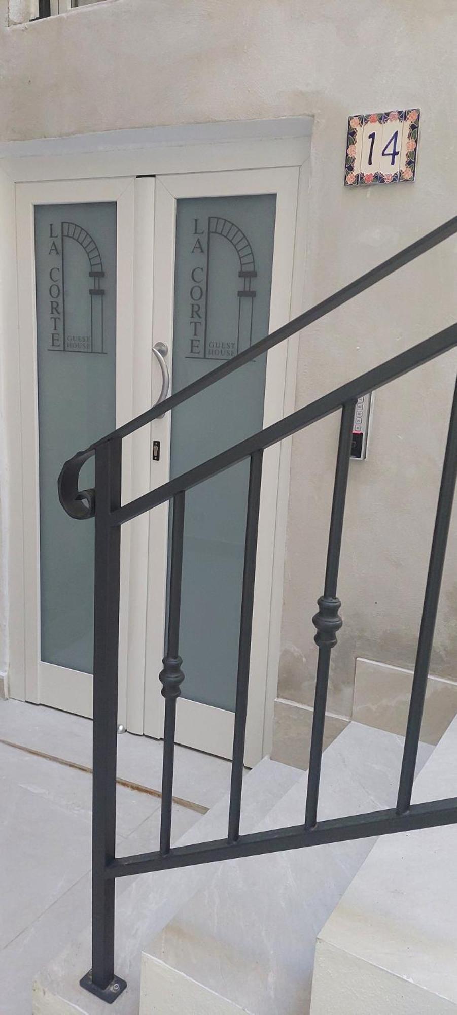 La Corte Guest House Bari Exterior foto