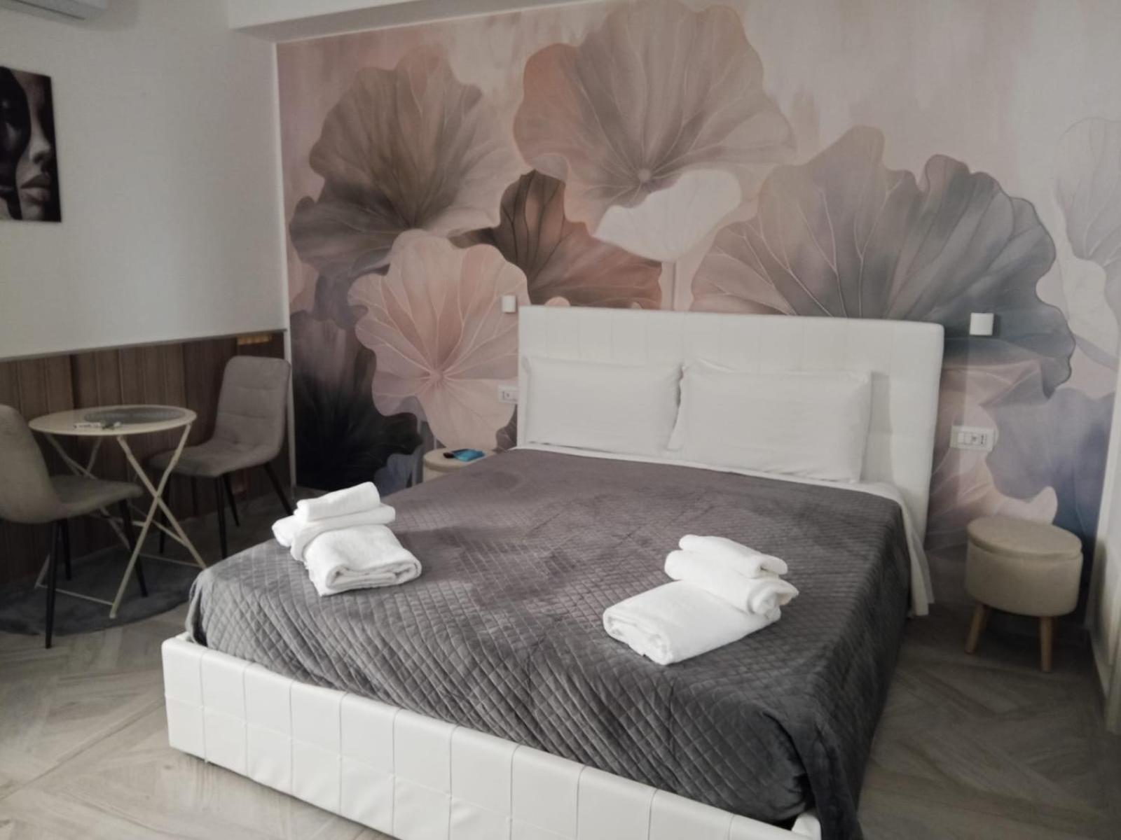 La Corte Guest House Bari Exterior foto